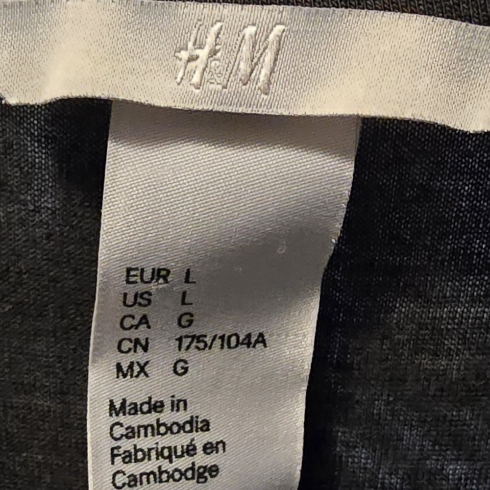 H&M Black Sleeveless Ruffle V-Neck Tank with White Trim - Picture 4 of 4